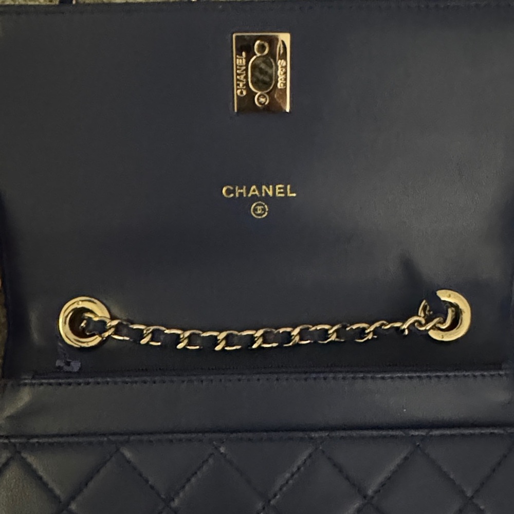 Chanel Dark Blue Quilted Crossbody Bag - Picture 5 of 7